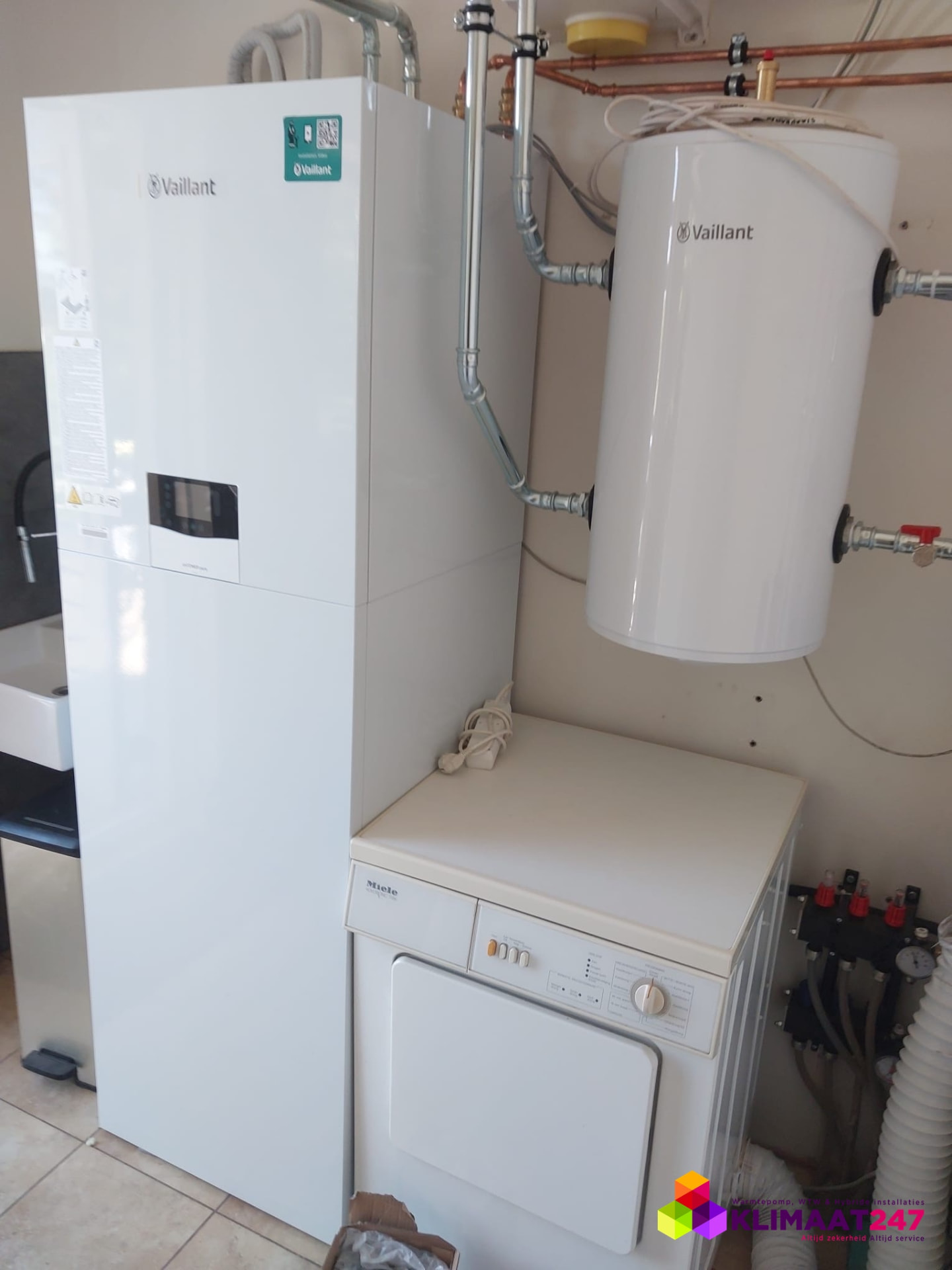 Vaillant uniTOWER binnenunit met geïntegreerd boilervat en extra boiler in Zeist